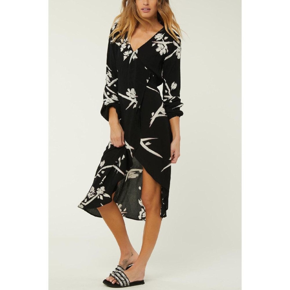 NWT O'neill Talina Woven Midi Dress Black Floral - Size Medium